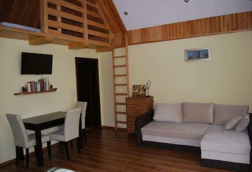 スタンダードスタジオ, Villa Jura Pokoje Gościnne