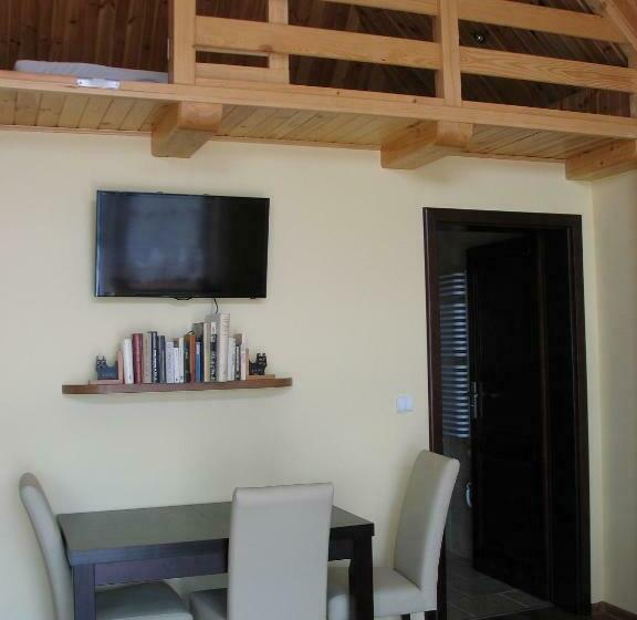 スタンダードスタジオ, Villa Jura Pokoje Gościnne