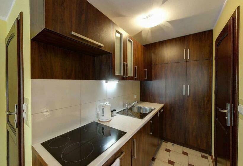 Студио Стандарт с Балконом, Villa Jura Pokoje Gościnne