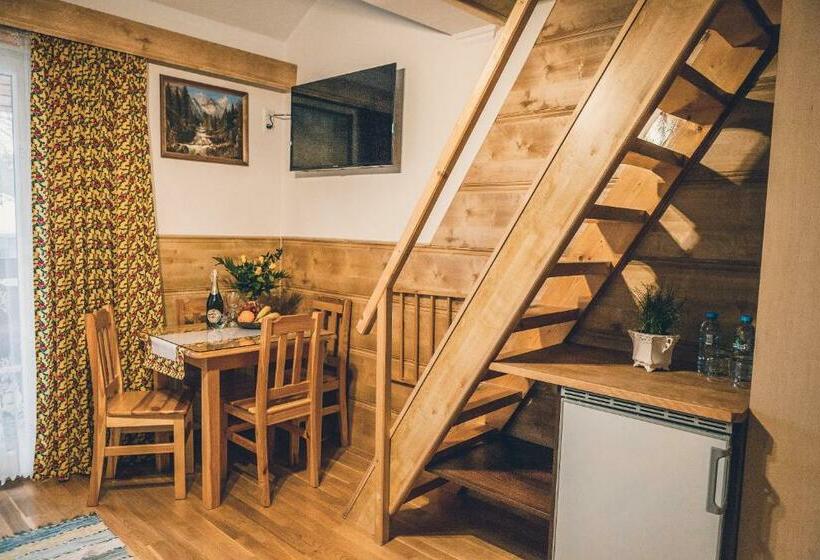 家庭间, Willa Szarotka