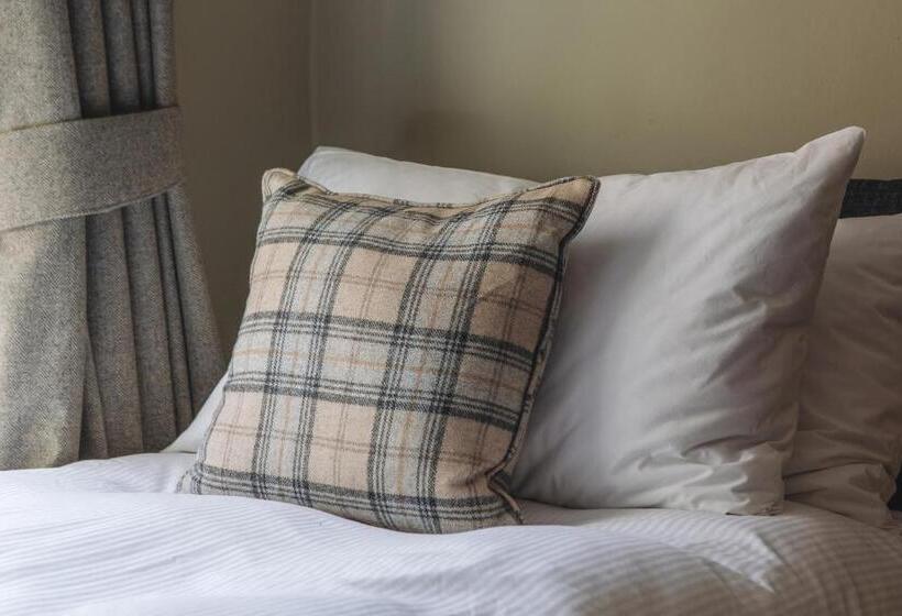 Четырехместный Номер Стандарт, Black Lion Hotel Richmond North Yorkshire
