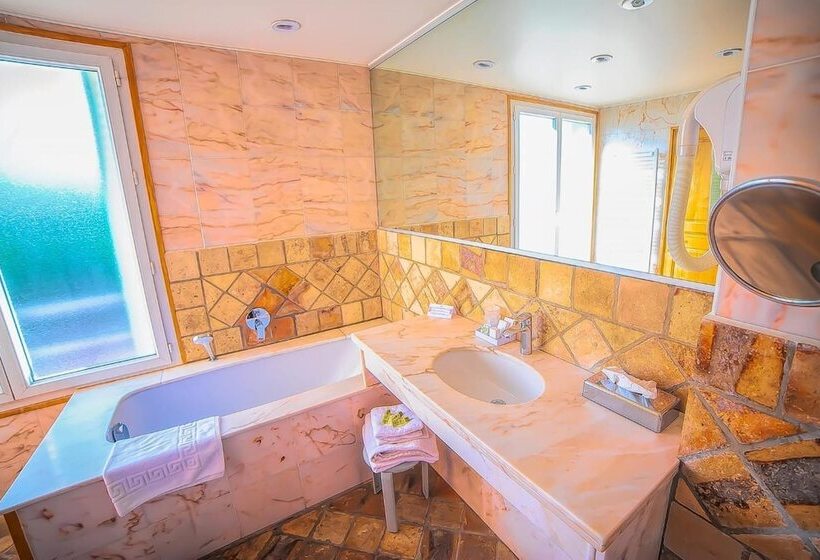 Номер Комфорт, D'angleterre