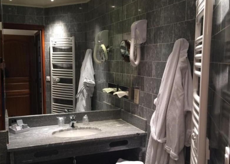 Номер Комфорт, D'angleterre