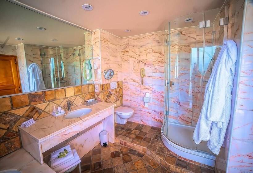 Номер Комфорт, D'angleterre