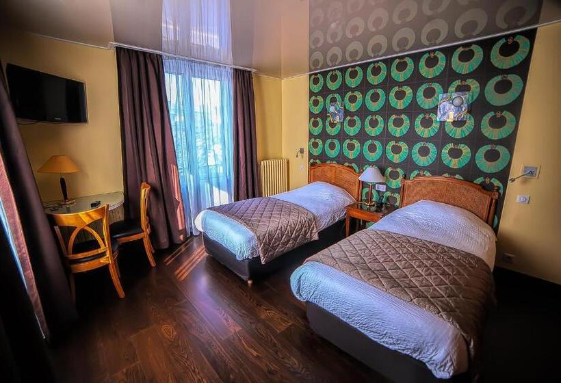 Номер Комфорт, D'angleterre