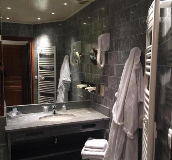 Номер Комфорт, D'angleterre