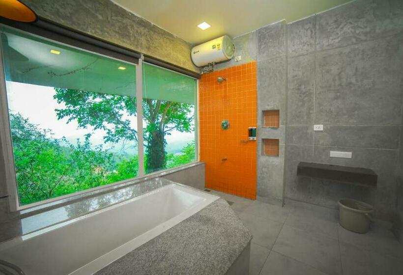 جناح, Grand Palace Hotel & Spa