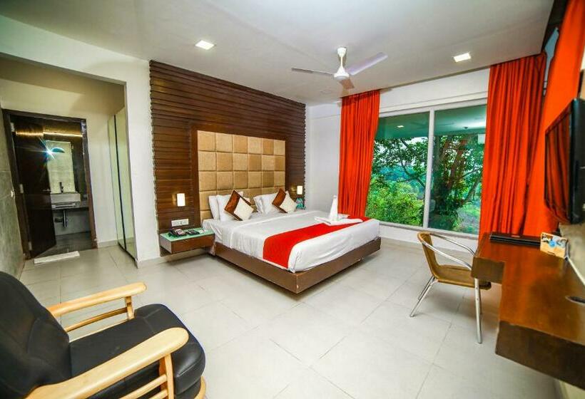 جناح, Grand Palace Hotel & Spa