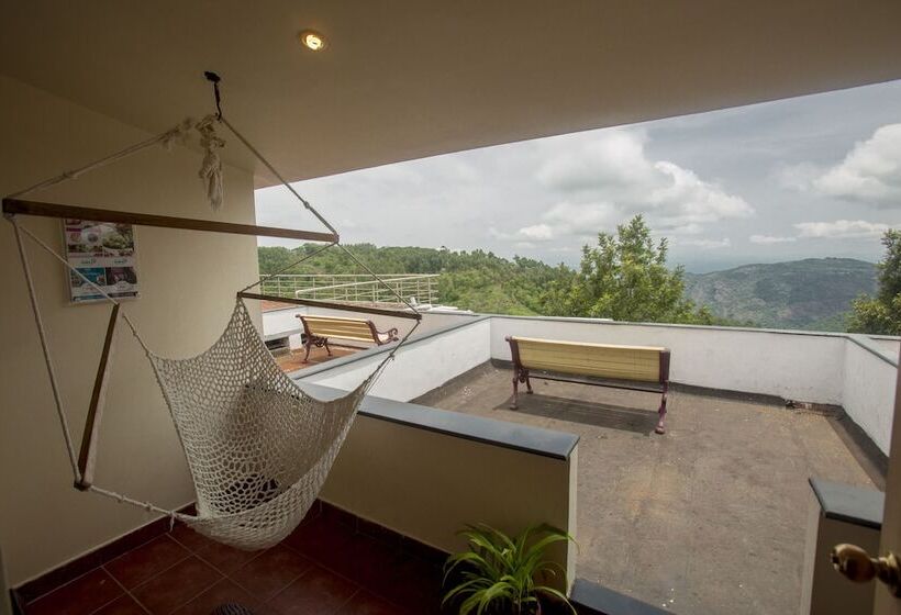 جناح جونيور, Grand Palace Hotel & Spa