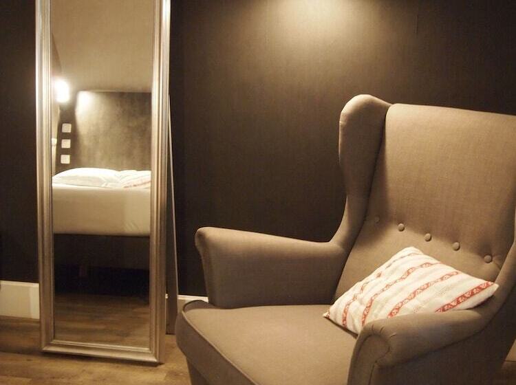 غرفة كومفورت, Colbert