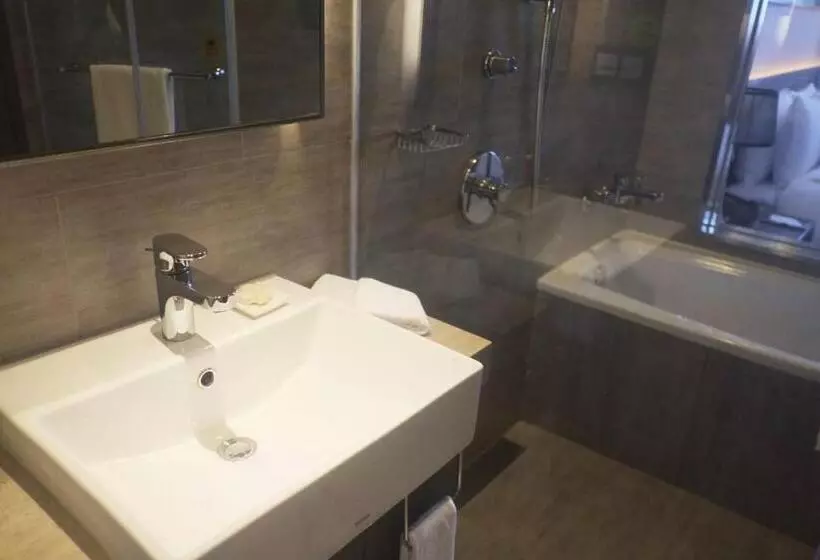 سوییت, Park City Hotel Luzhou Taipei