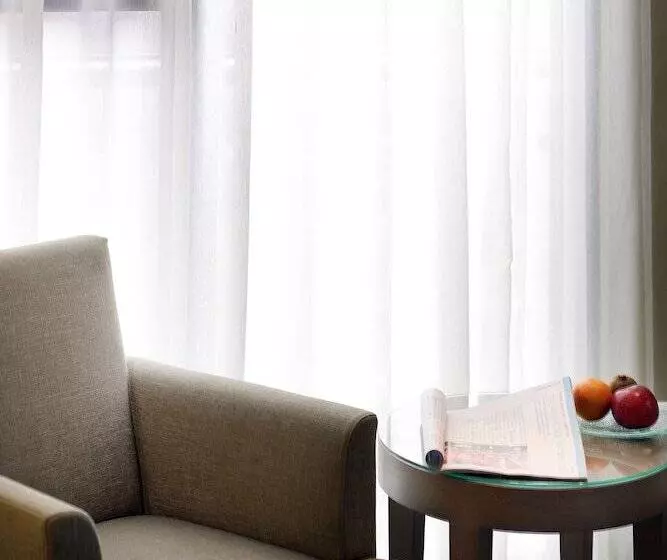 اتاق خانوادگی, Park City Hotel Luzhou Taipei