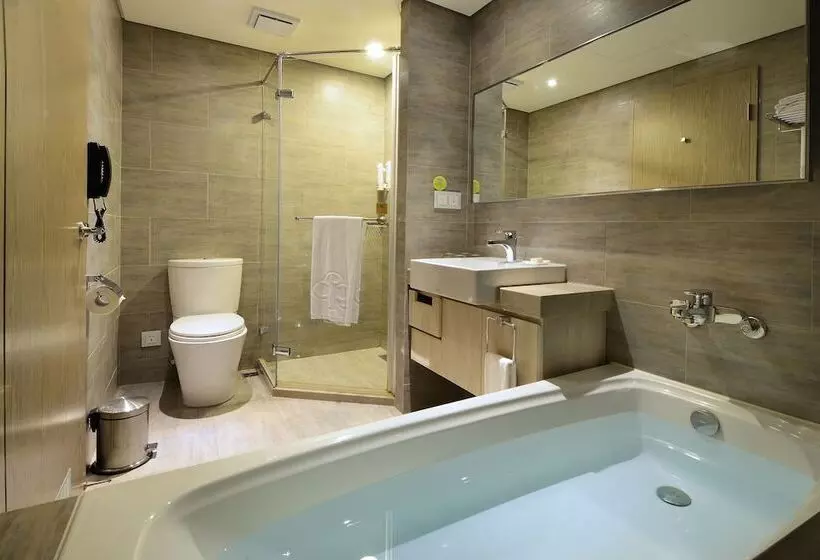 اتاق خانوادگی, Park City Hotel Luzhou Taipei
