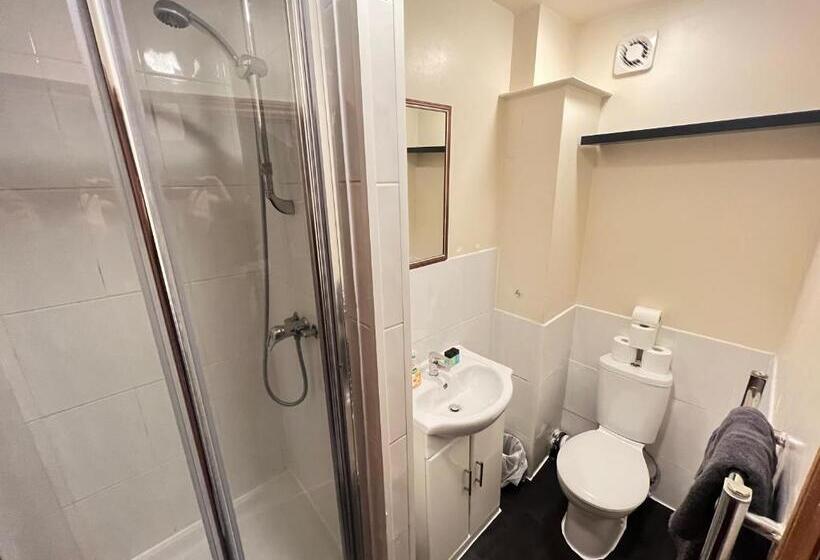 Номер Стандарт, The Old Post Office Public House &