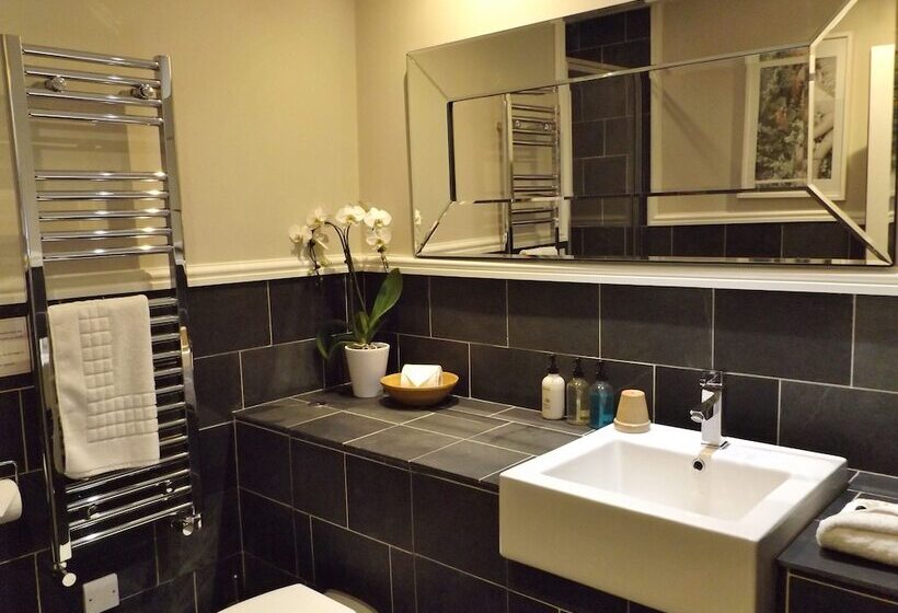 חדר סטנדרט, The Red Lion