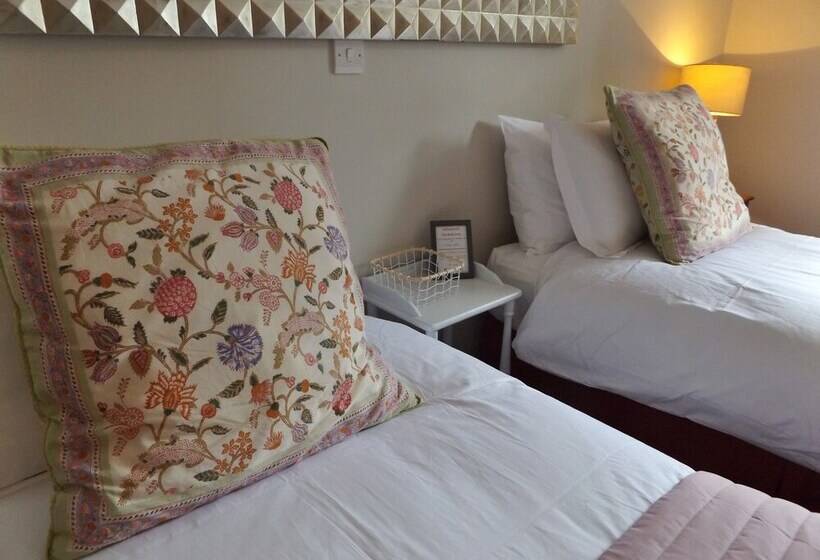 חדר סטנדרט, The Red Lion