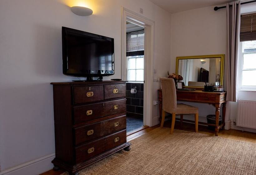 חדר דלוקס, The Red Lion