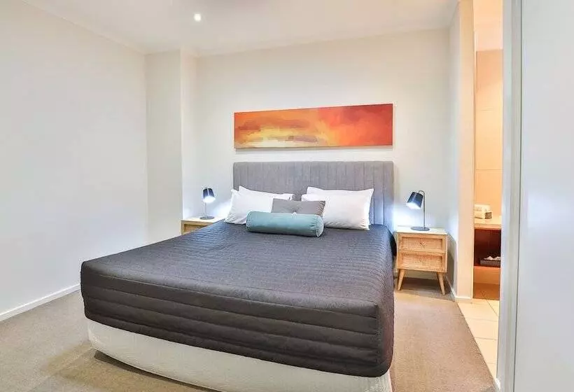 استودیوی استاندارد, Indulge Apartments   Langtree