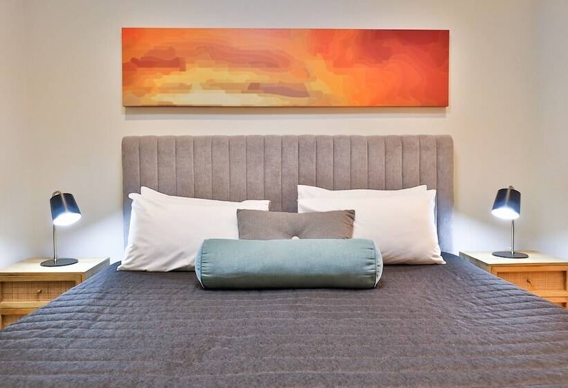 استودیوی استاندارد, Indulge Apartments   Langtree