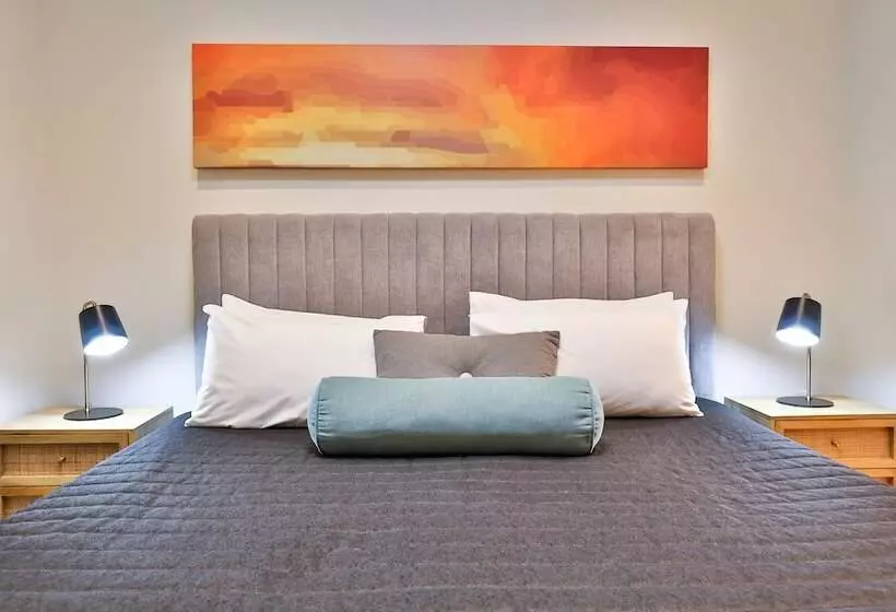 استودیوی استاندارد, Indulge Apartments   Langtree