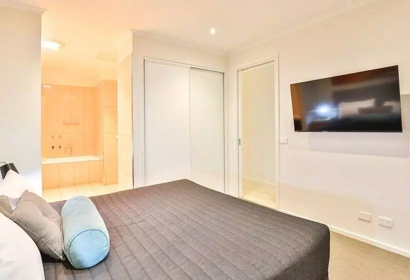 استودیوی استاندارد, Indulge Apartments   Langtree