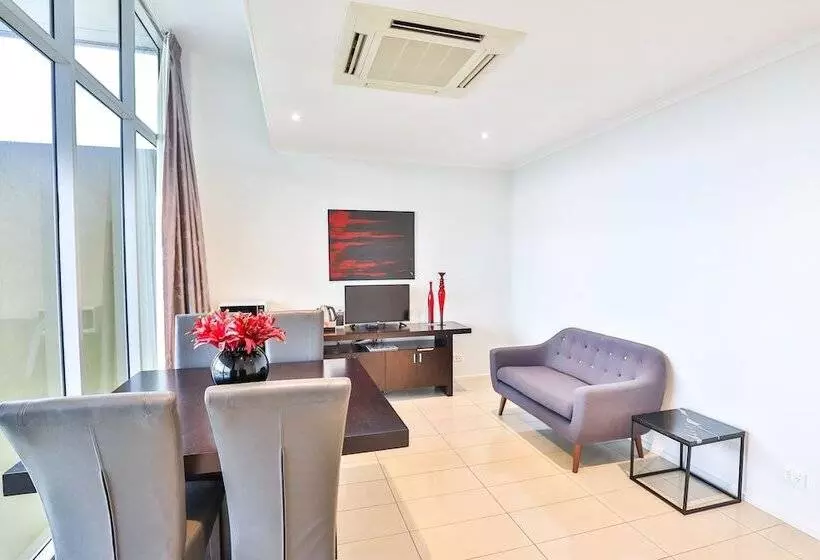 استودیوی استاندارد, Indulge Apartments   Langtree