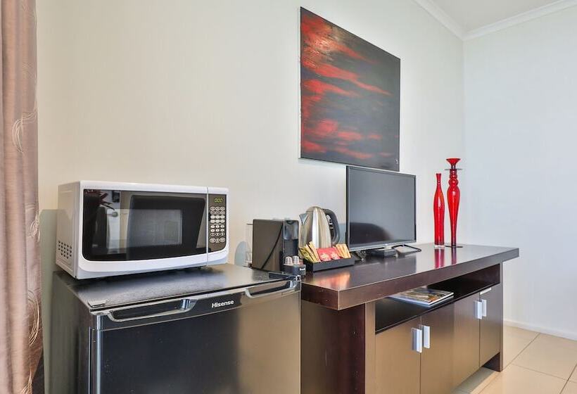 스탠다드 스튜디오, Indulge Apartments   Langtree