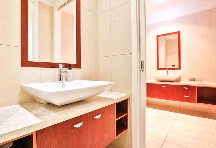 استودیوی استاندارد, Indulge Apartments   Langtree