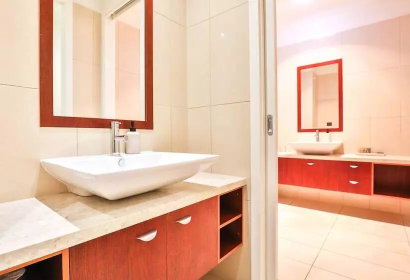 استودیوی استاندارد, Indulge Apartments   Langtree