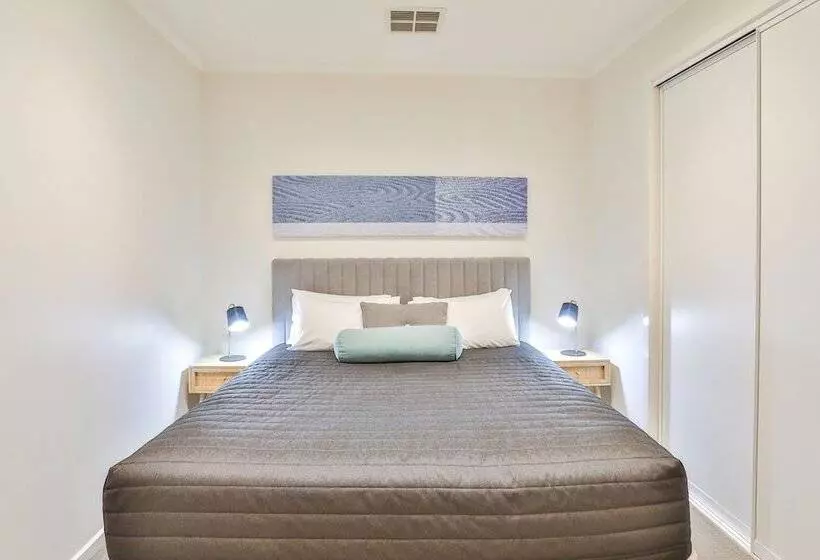 آپارتمان لوکس 1 خوابه, Indulge Apartments   Langtree