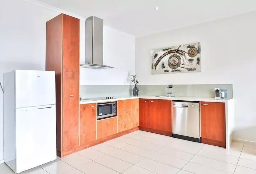 آپارتمان لوکس 1 خوابه, Indulge Apartments   Langtree