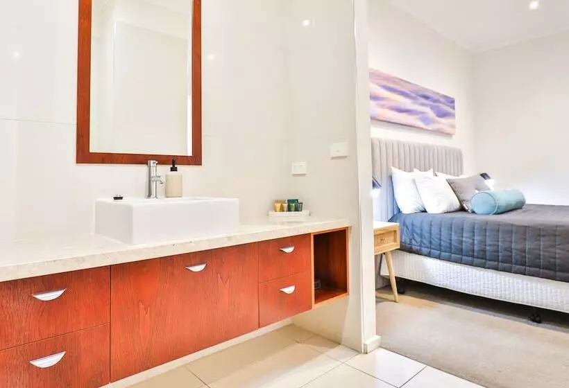 استودیوی استاندارد, Indulge Apartments   Langtree