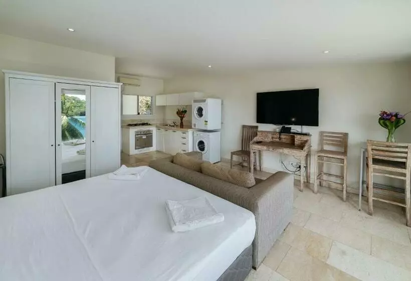 استودیوی استاندارد, Mariner Apartments