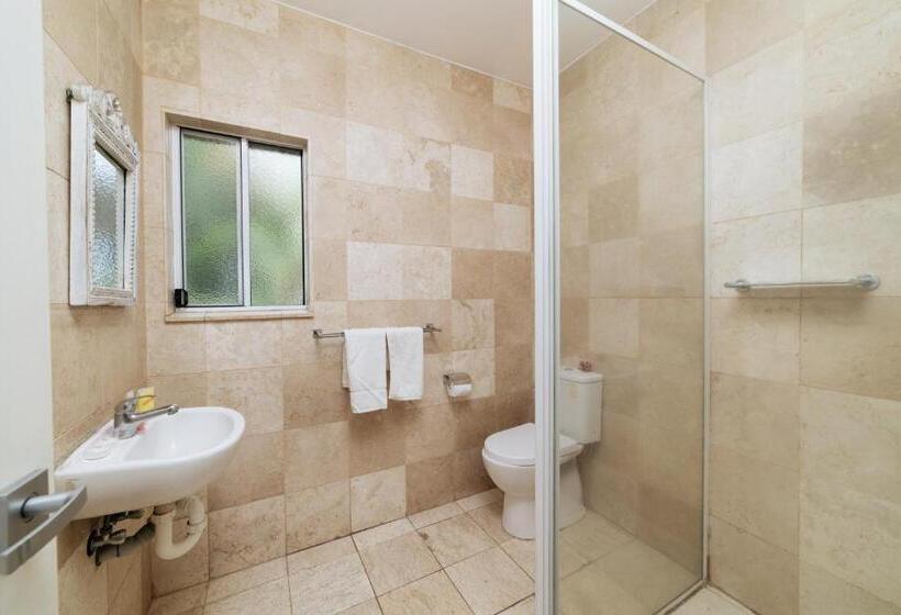 1 Bedroom Penthouse Apartment, Mariner Apartments