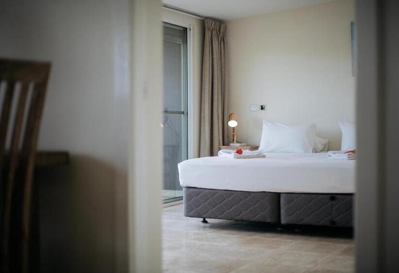 1 Bedroom Penthouse Apartment, Mariner Apartments