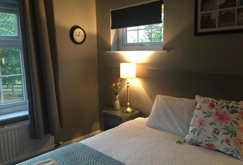 اتاق استاندارد, The Cottage