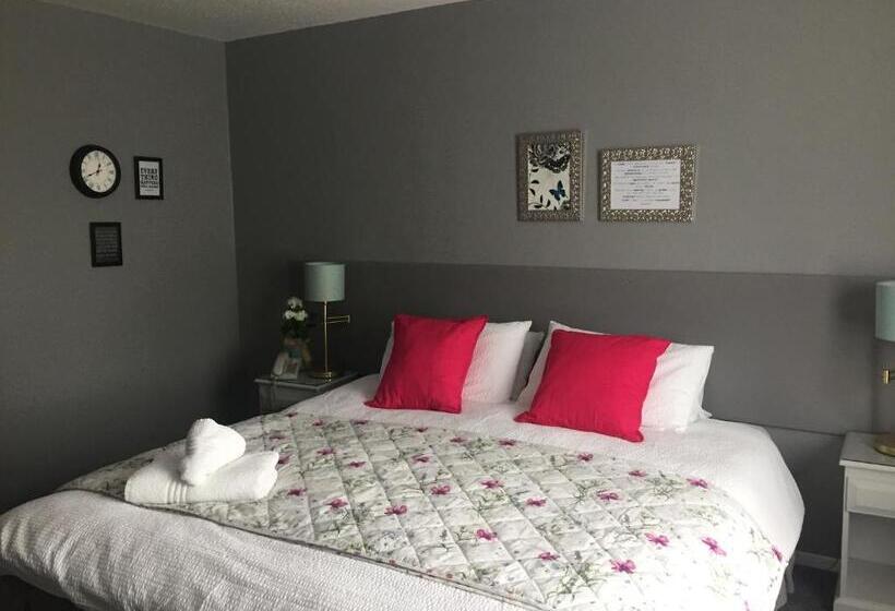 اتاق استاندارد, The Cottage