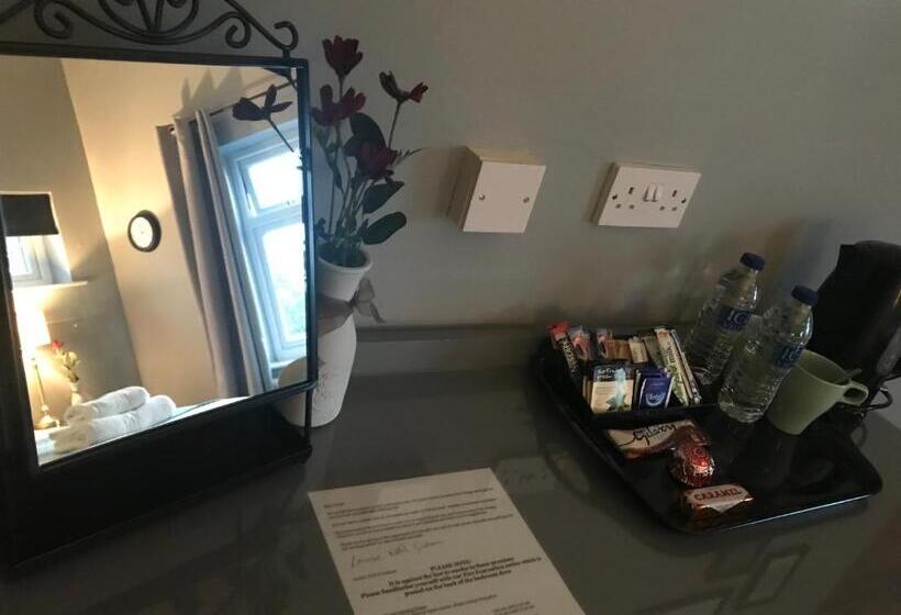 اتاق استاندارد, The Cottage