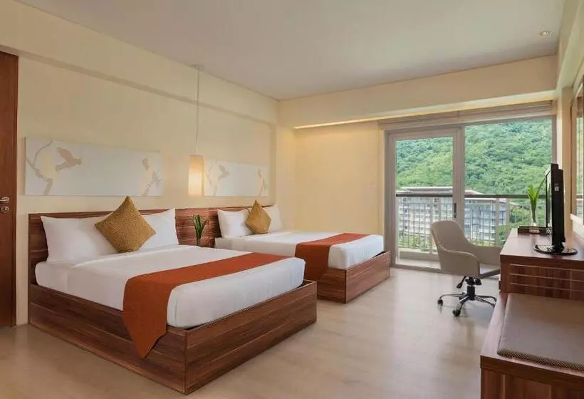 Deluxe Room Lake View