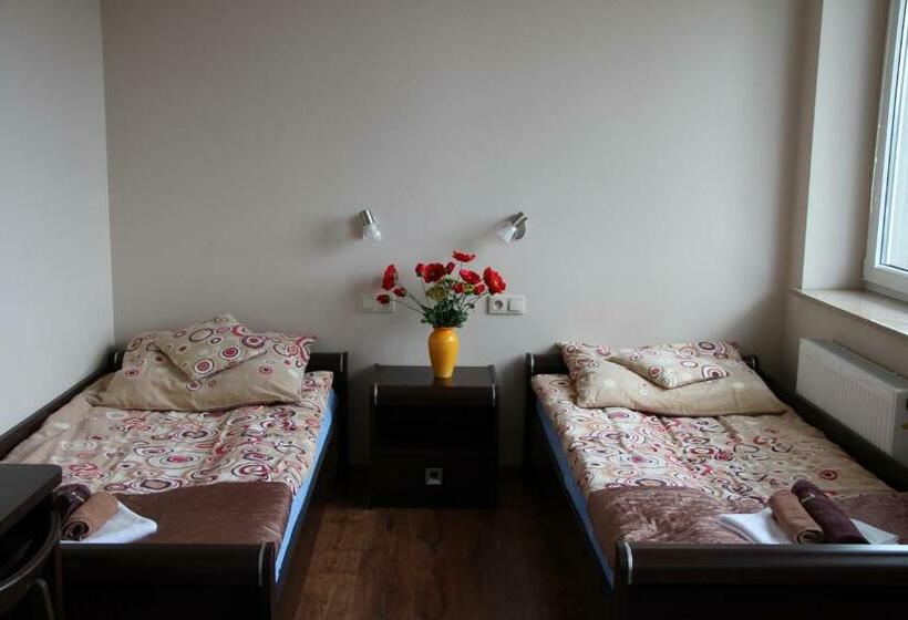 חדר סטנדרט, Baza Noclegowa Mistral