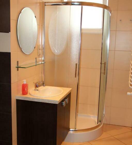 חדר סטנדרט לשלושה, Baza Noclegowa Mistral