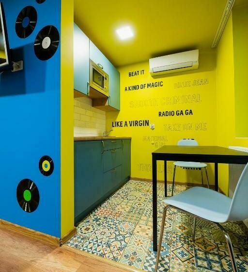 اتاق لوکس, Good Times House