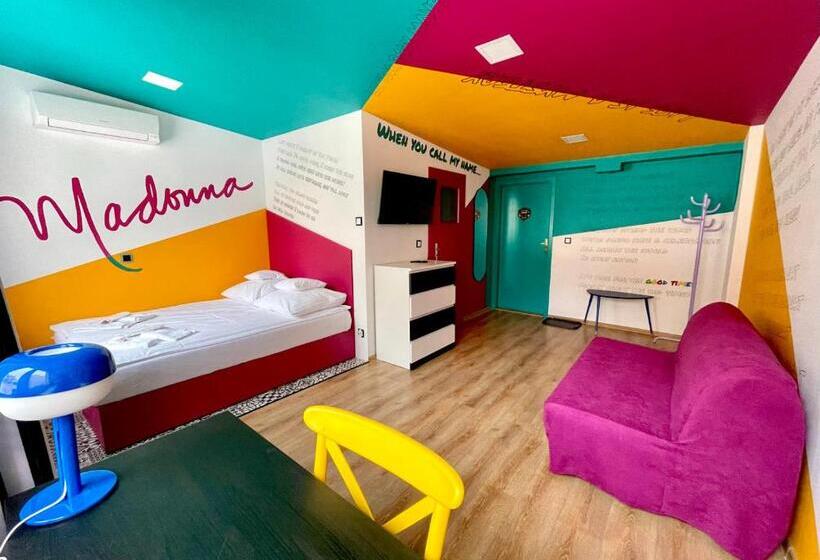 اتاق لوکس, Good Times House