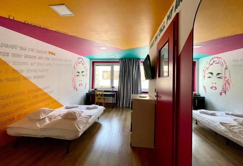 اتاق لوکس, Good Times House