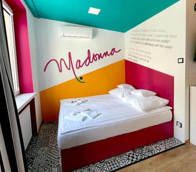 اتاق لوکس, Good Times House