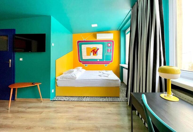 اتاق لوکس, Good Times House