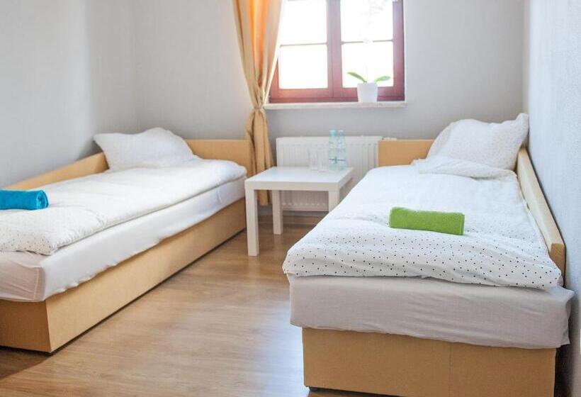 חדר סטנדרט, Open Tours