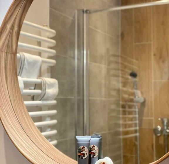 غرفة قياسية, Restauracja Pensjonat Buda