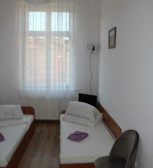 اتاق استاندارد با سرویس بهداشتی مشترک, Galeona   Hotel Turystyczny