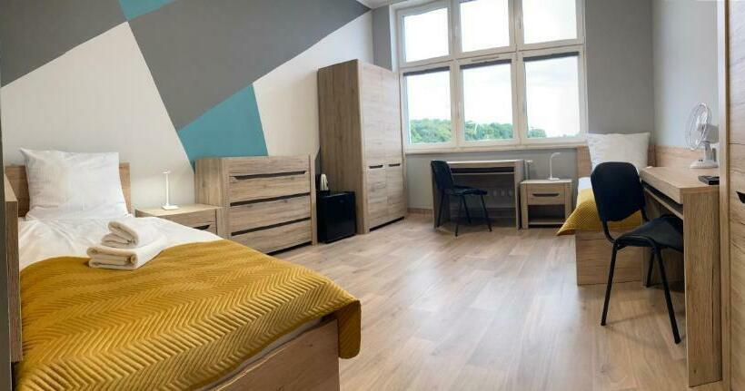 חדר סטנדרט, Hullo